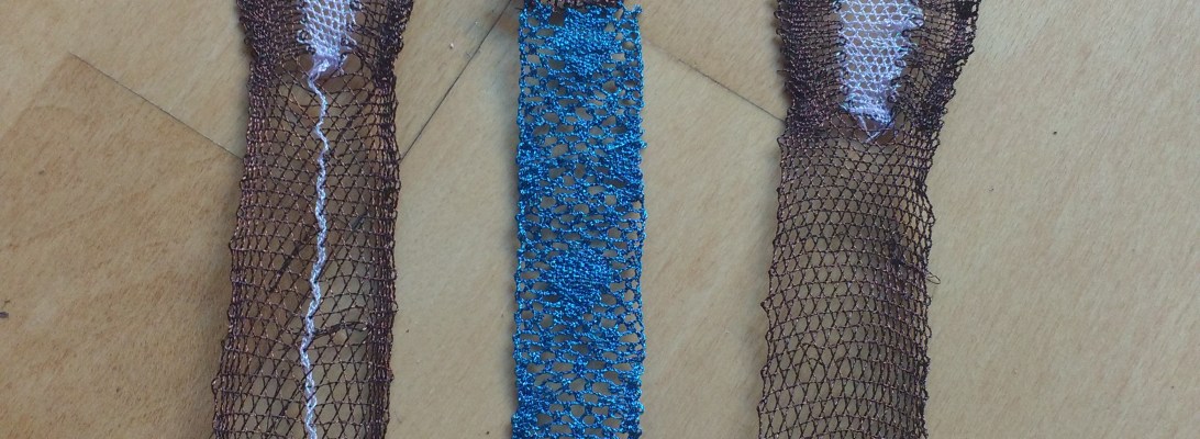 Marcapáginas con motivo animal de encaje de bolillos